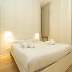 Elegant In The Center With Smarttv Wifi