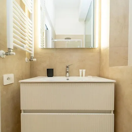 Apartment Elegant In The Center With Smarttv Wifi *