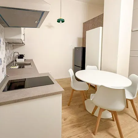 Elegant In The Center With Smarttv Wifi *