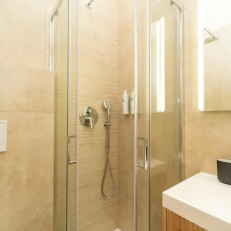 Apartment Elegant In The Center With Smarttv Wifi *
