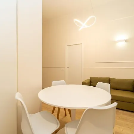 Elegant In The Center With Smarttv Wifi
