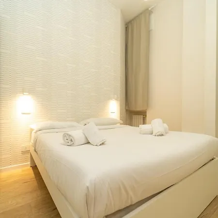 Elegant In The Center With Smarttv Wifi